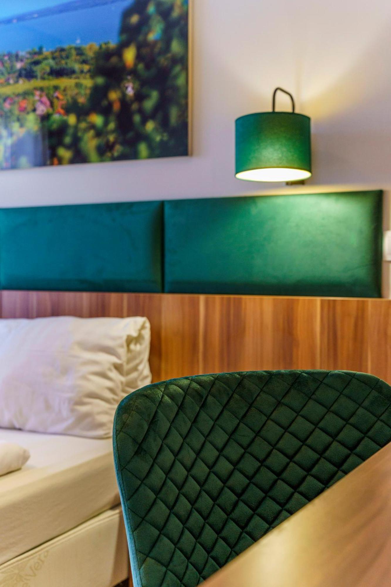 Balaton Colors Beach Hotel Siofok Bagian luar foto