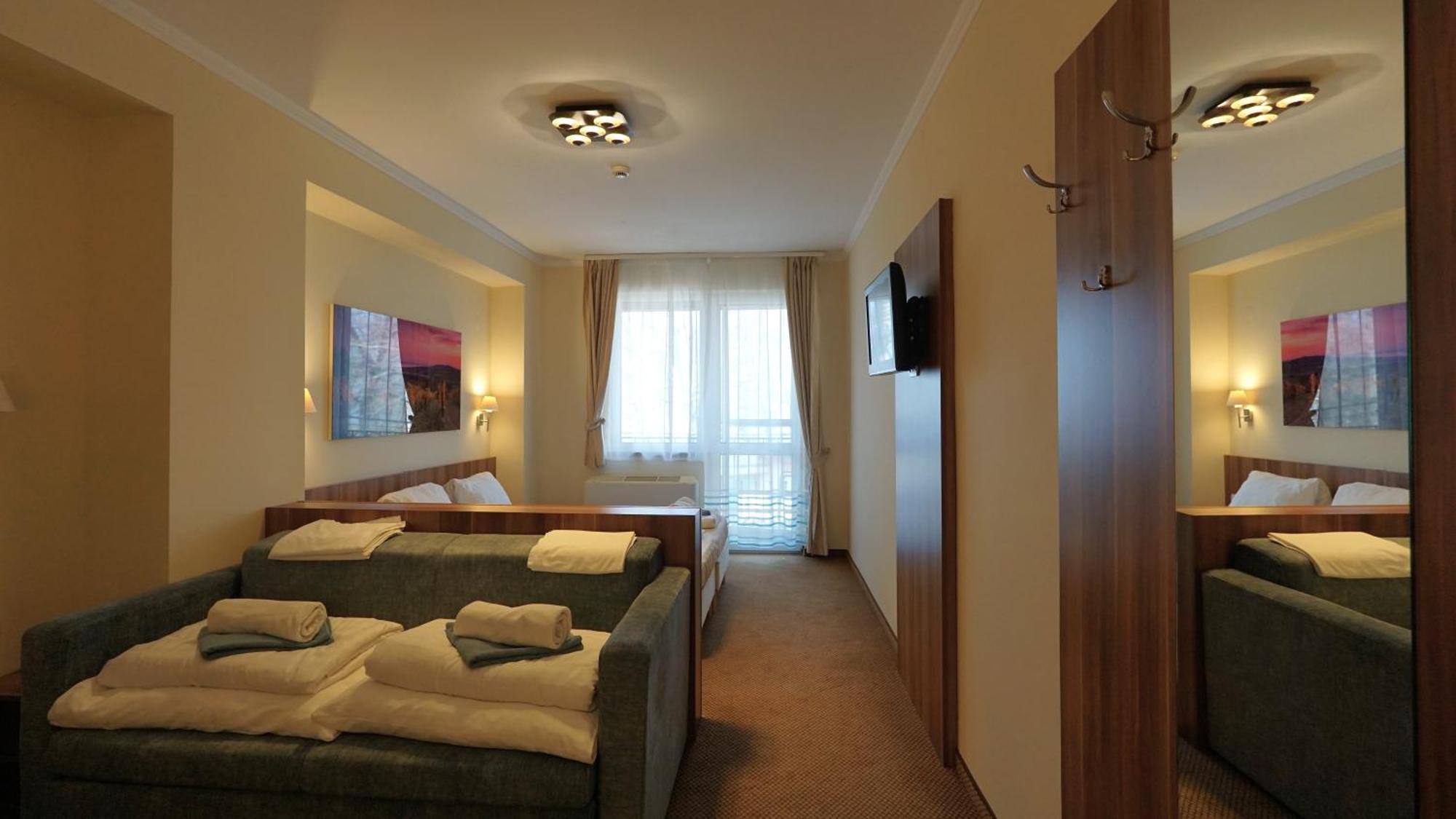 Balaton Colors Beach Hotel Siofok Bagian luar foto