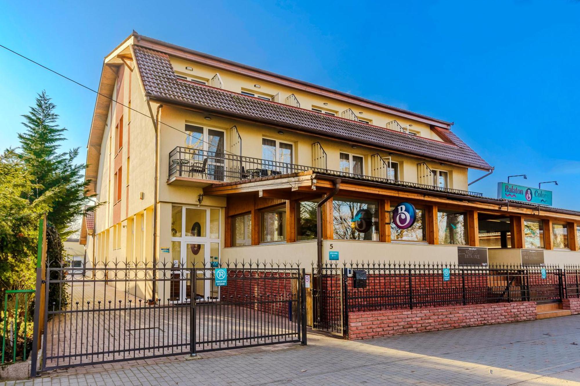 Balaton Colors Beach Hotel Siofok Bagian luar foto
