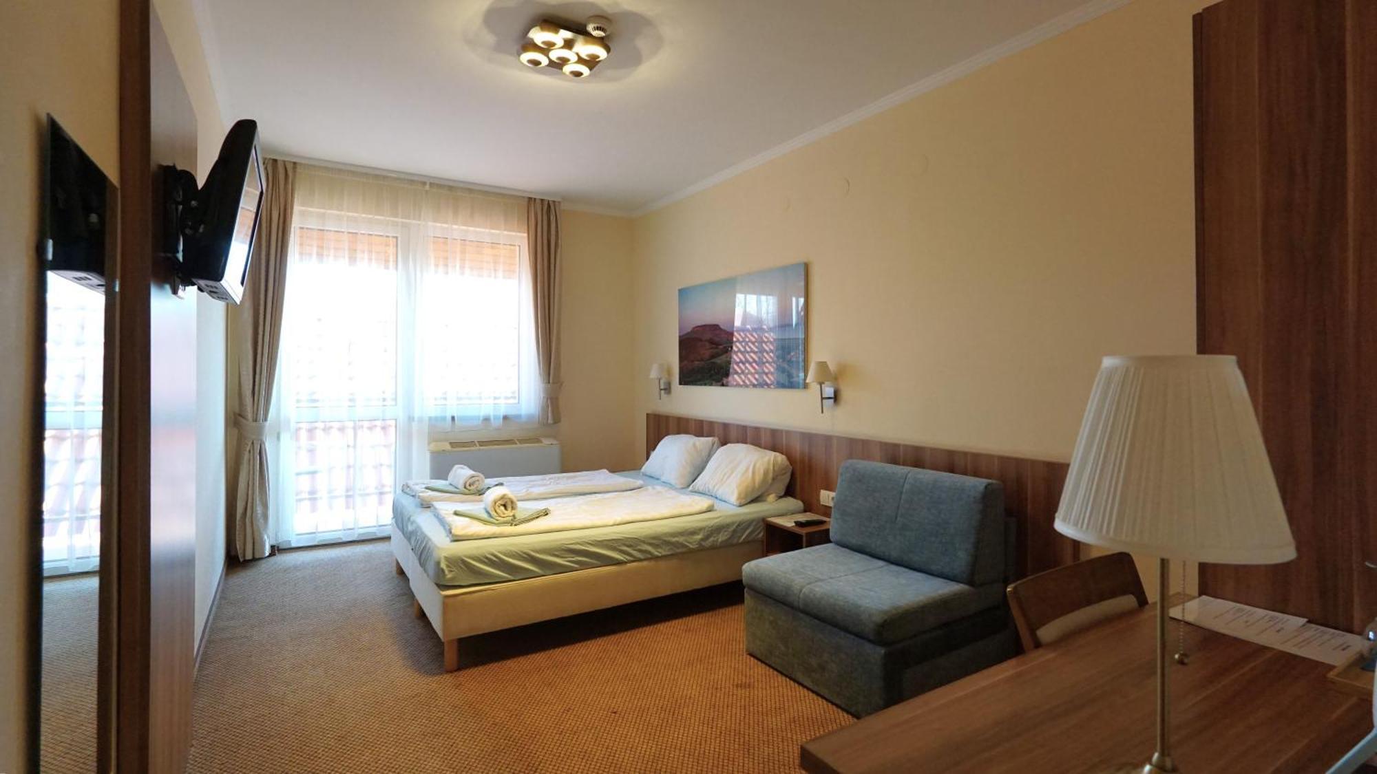 Balaton Colors Beach Hotel Siofok Bagian luar foto