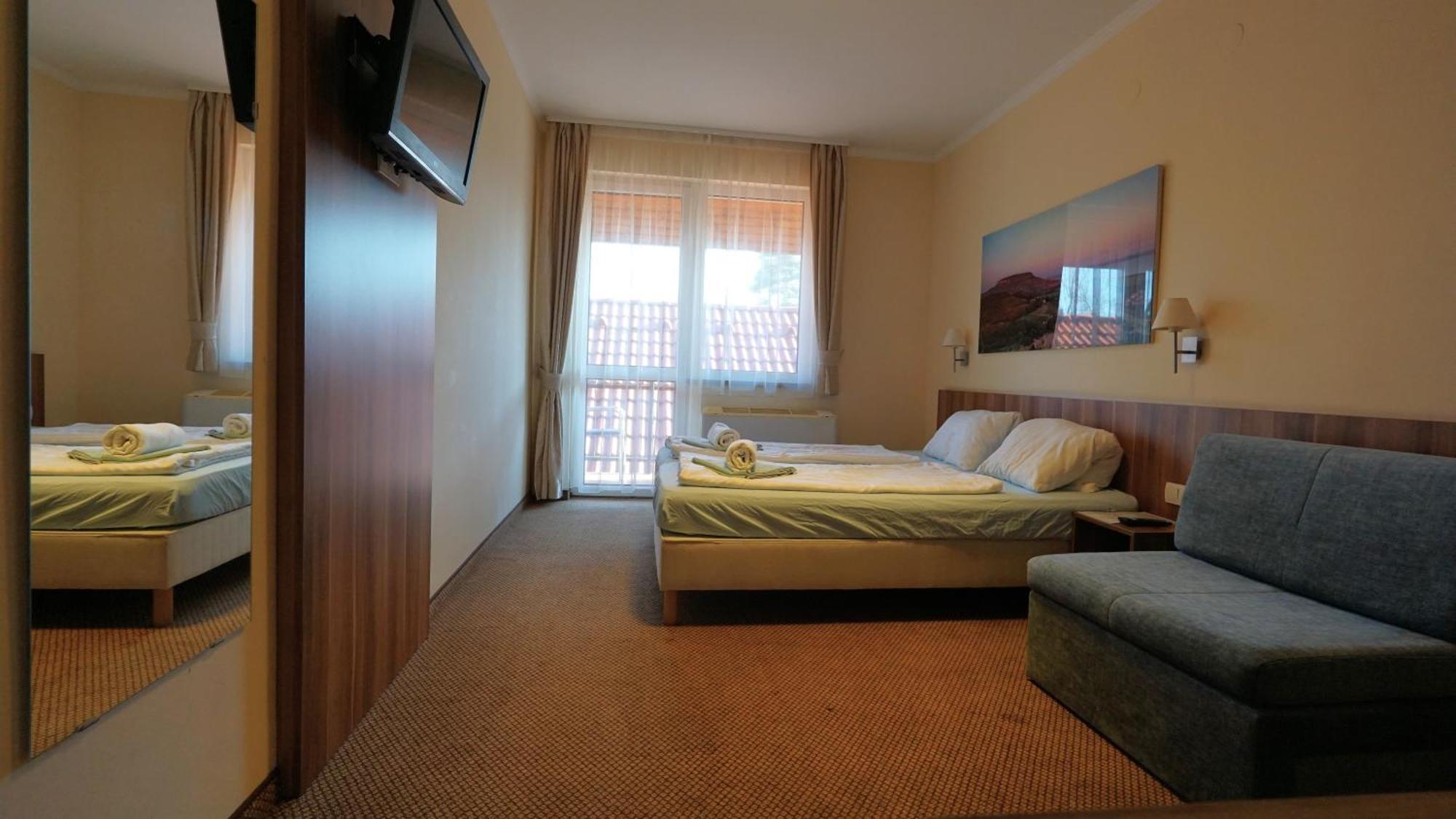 Balaton Colors Beach Hotel Siofok Bagian luar foto