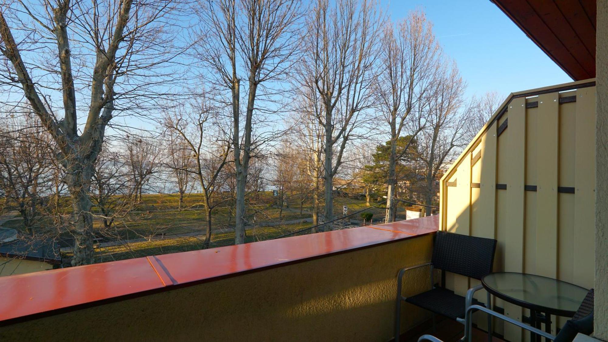 Balaton Colors Beach Hotel Siofok Bagian luar foto