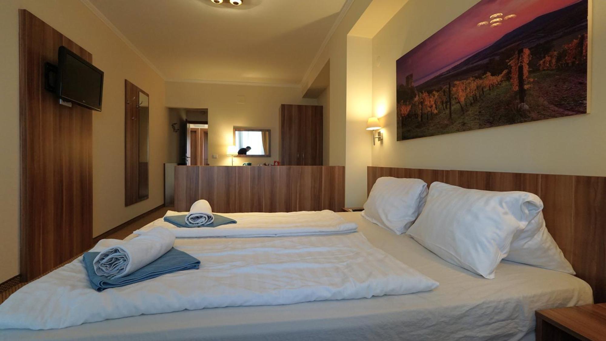 Balaton Colors Beach Hotel Siofok Bagian luar foto