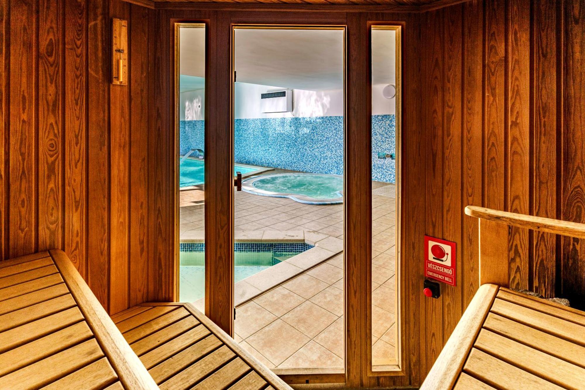 Balaton Colors Beach Hotel Siofok Bagian luar foto