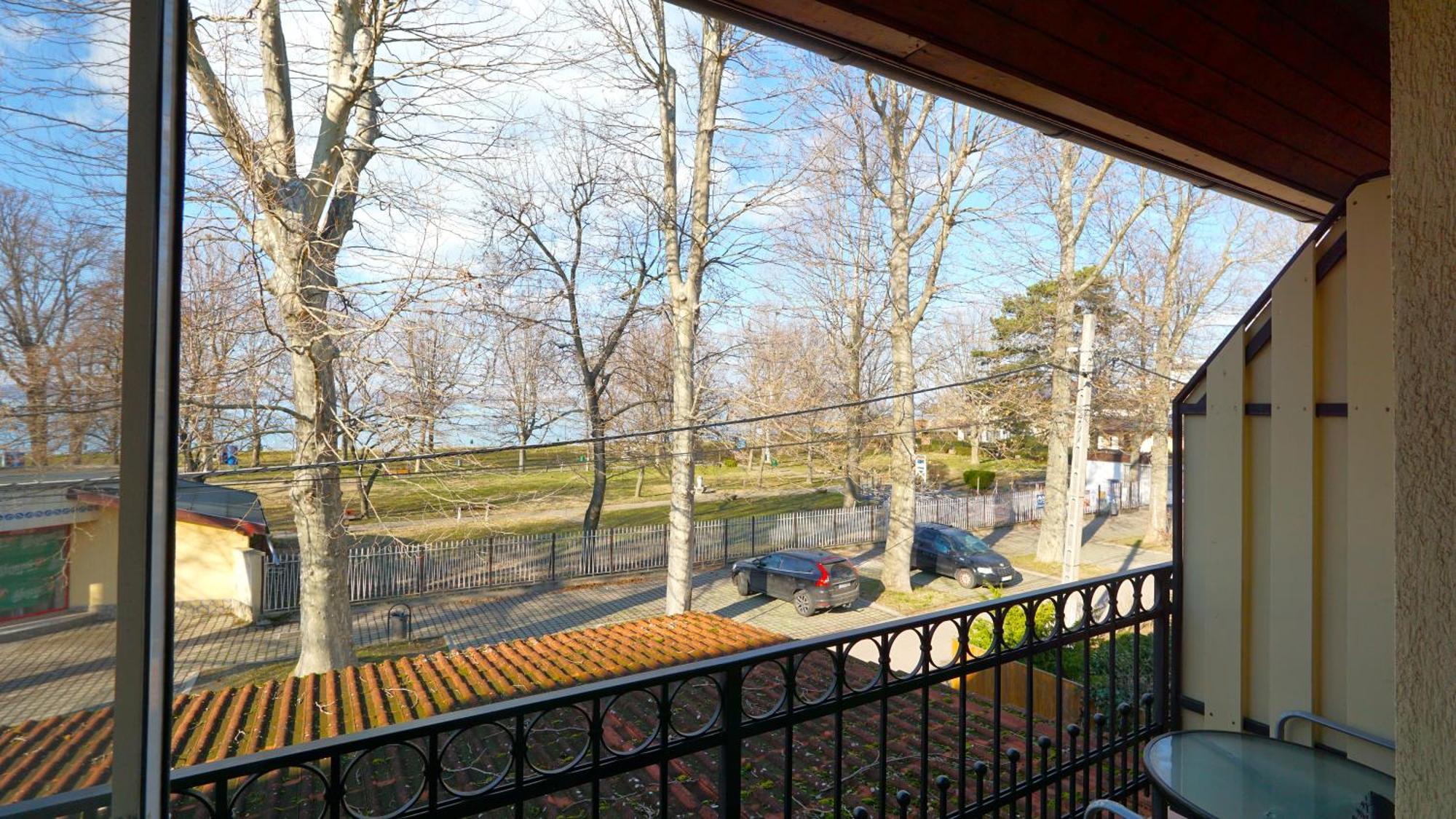 Balaton Colors Beach Hotel Siofok Bagian luar foto