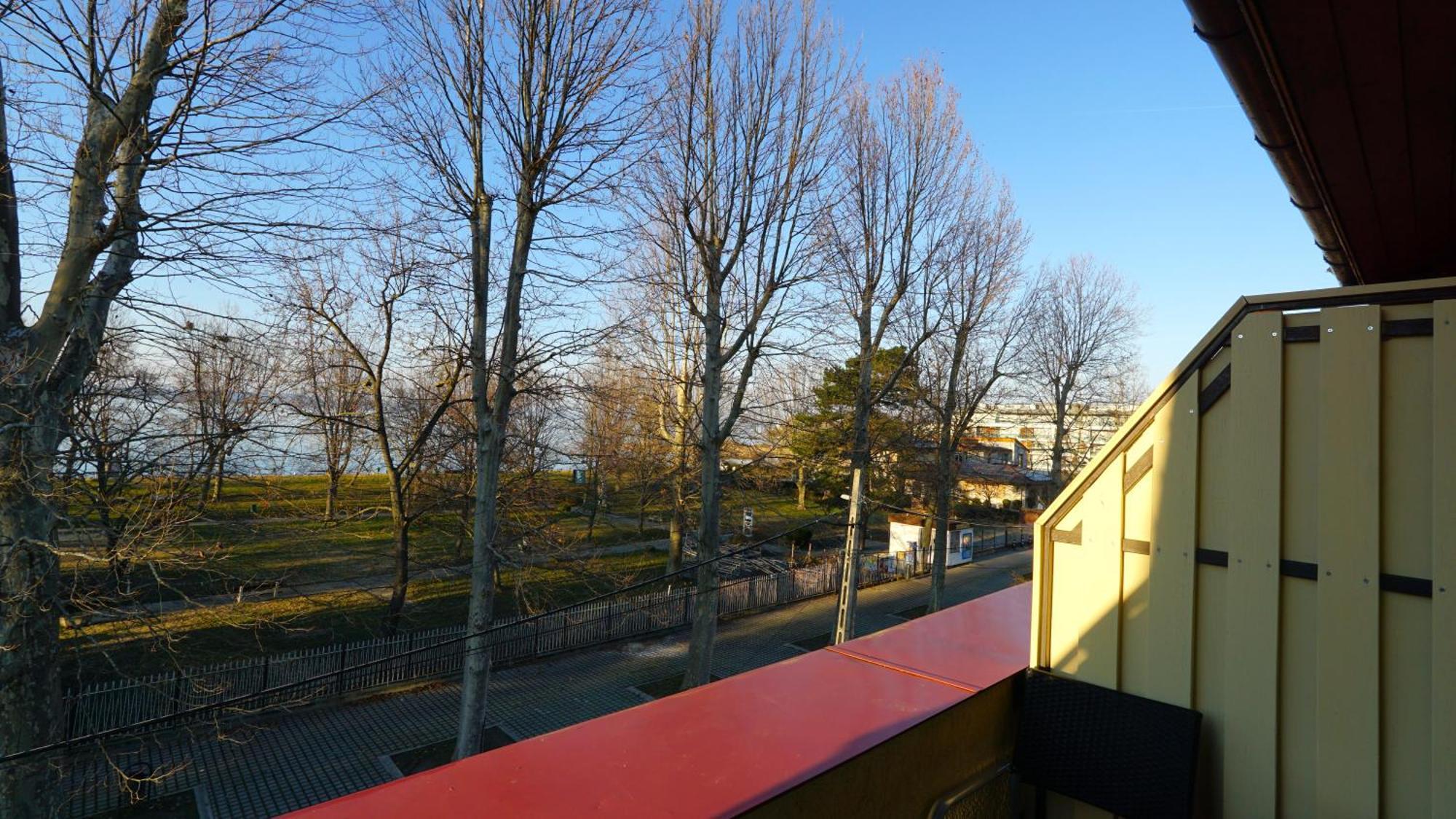 Balaton Colors Beach Hotel Siofok Bagian luar foto