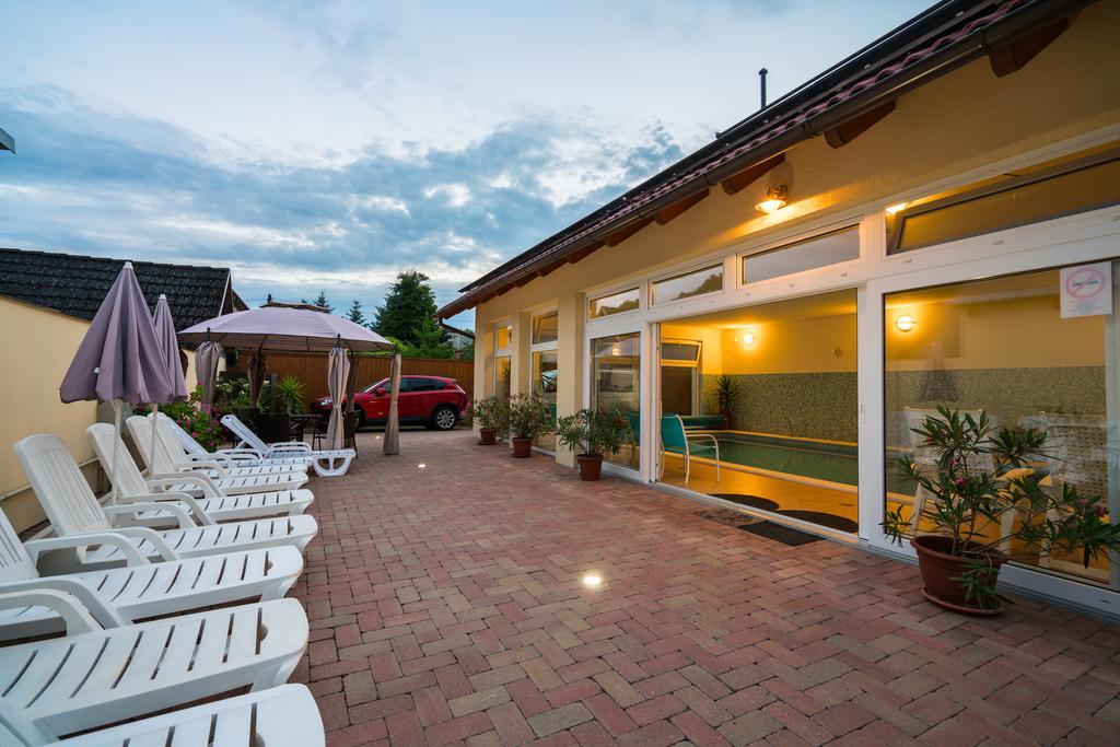 Balaton Colors Beach Hotel Siofok Bagian luar foto