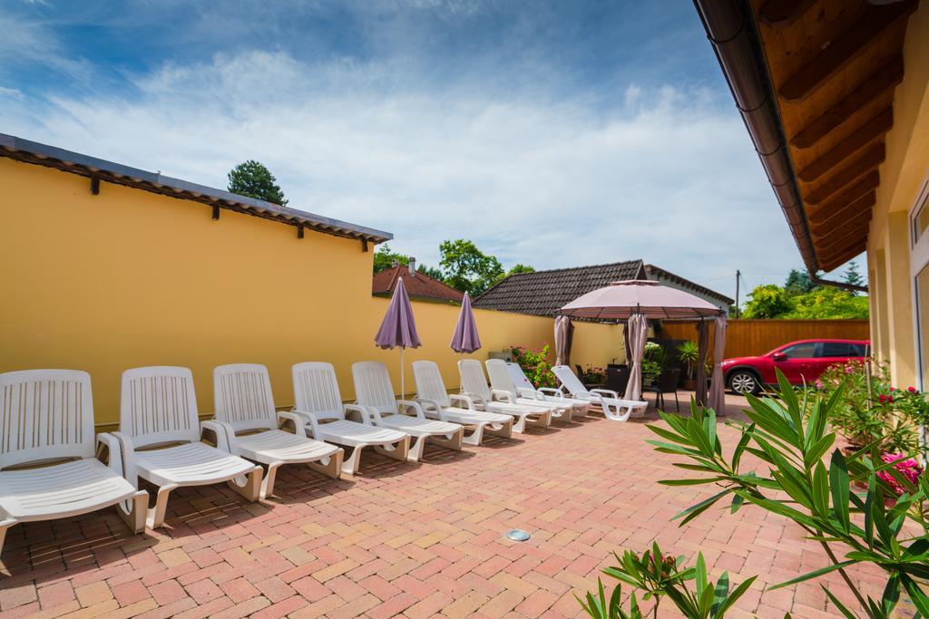 Balaton Colors Beach Hotel Siofok Bagian luar foto